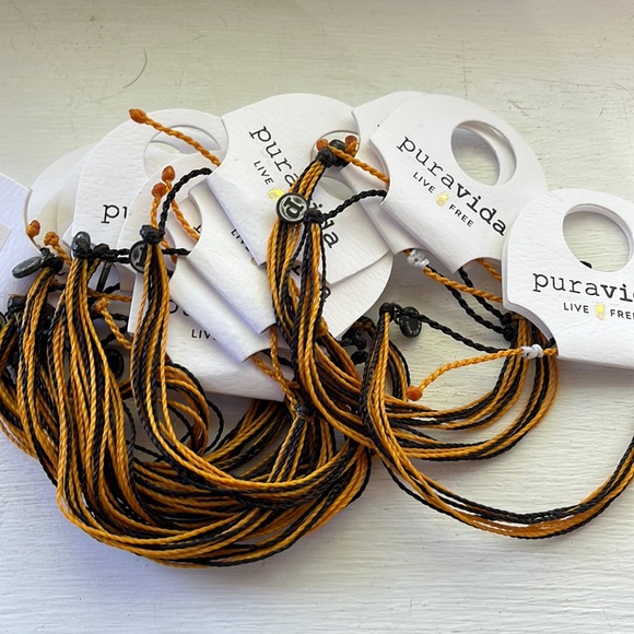 Bundle of 26 Pura vida bracelets - Picture 1 of 1
